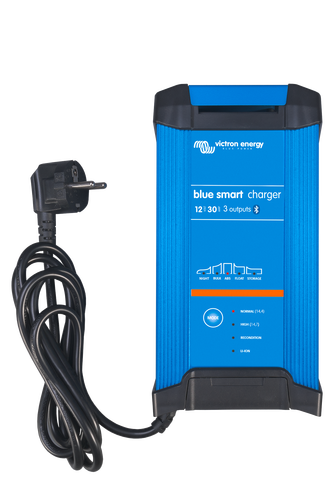 Blue Smart IP22 Charger 12/30(1) 230V CEE 7/7